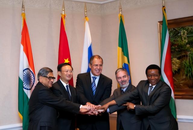 天下要大乱了，美国公布最新战略：为了中国，特朗普决心放弃世界