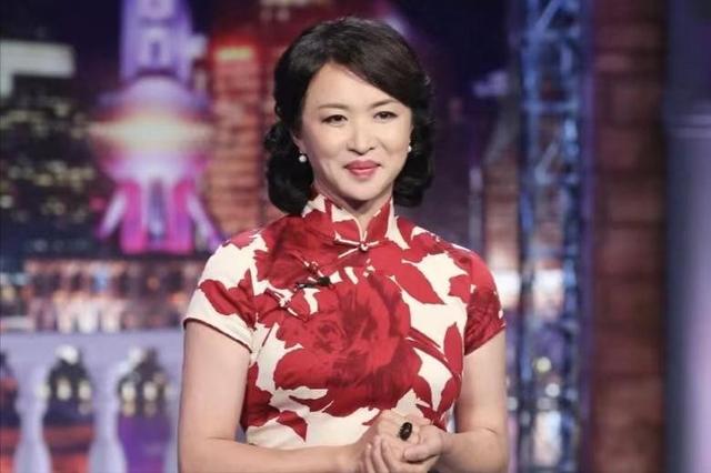 57岁金星定居法国，身材发福满脸褶子连胸都小了，越来越像男人