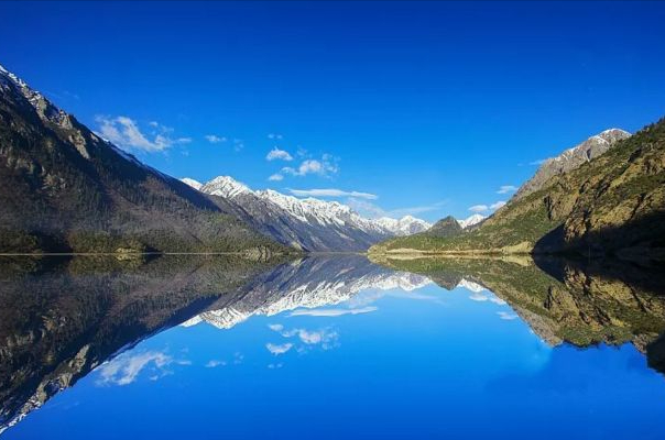 解锁“藏东天堂”昌都，“一错再错”和神山怀抱的信仰集结地
