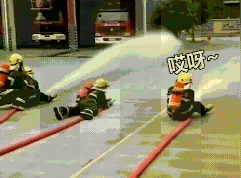 全网爆笑内涵动图GIF，看完让你笑得合不上嘴，开心必看