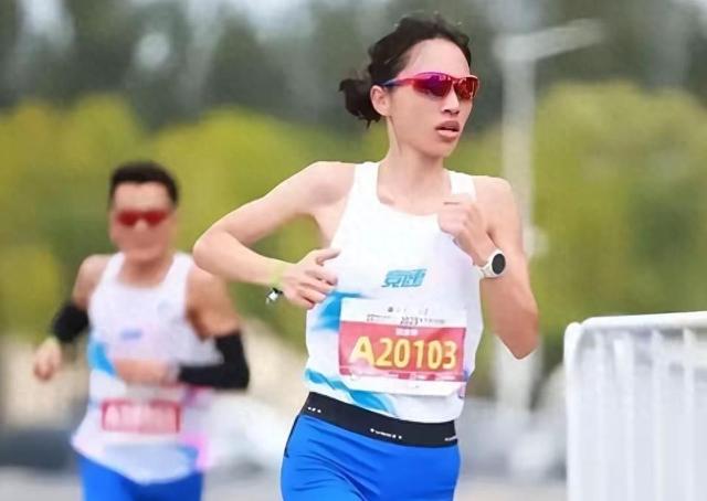 2026年重庆马拉松！朱卿夺冠，张水华辞职后首马获国内第四