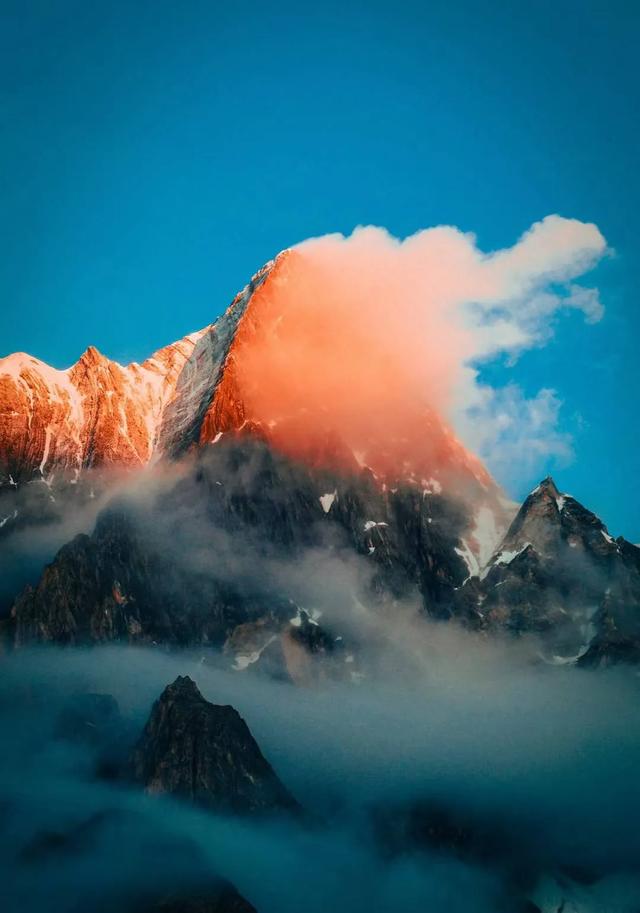 和山川的相遇是一场沉默的巨响⛰️流水带走我们的杂念辉光