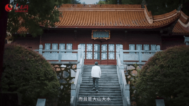 赴岳麓日出，解锁专属于湖大新生的第一份少年意气！