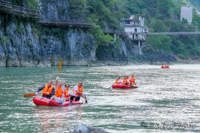 这5个宝藏避暑地，白天耍水、晚上盖被子，本地人都私藏！