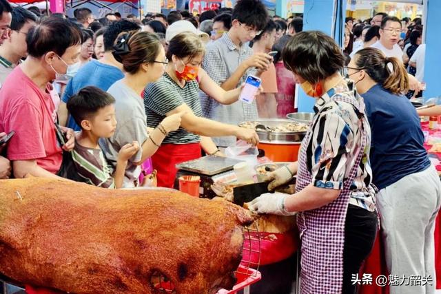 本周五，韶关百年东街夏日清凉嘉年华暨夜市河堤灯光秀即将启幕！