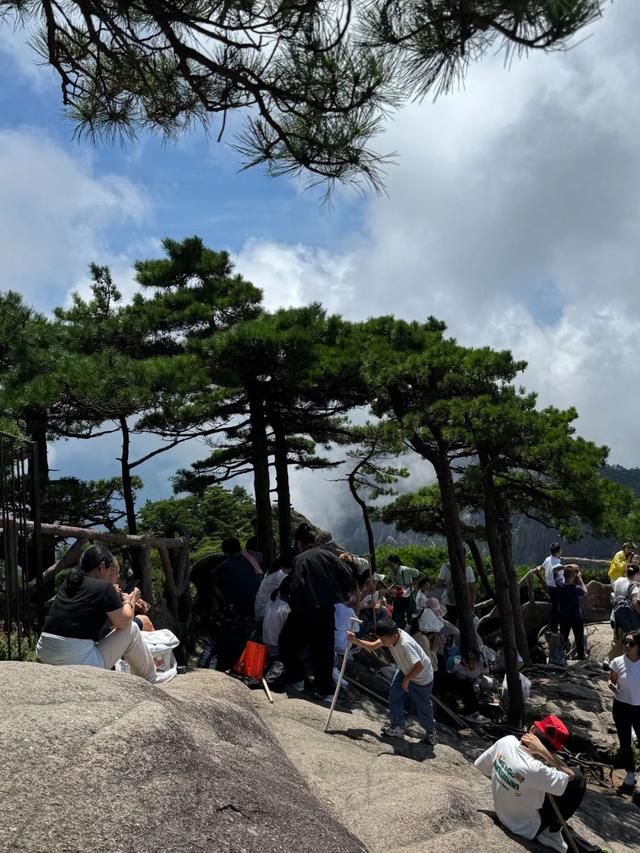 徒步三山五岳：安徽黄山！
