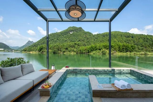 美如仙境！韶关这个地方迎来今年首场冰挂雾凇景观，秋冬来旅行，赏雪泡泉看红枫为你安排好了