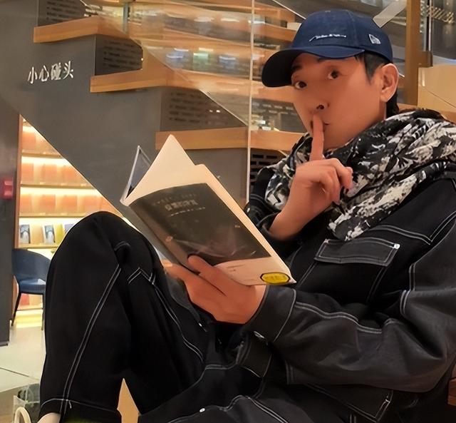 夫妻俩为了不变老，坚持27年不吃肉不生子，如今59岁近照不敢认