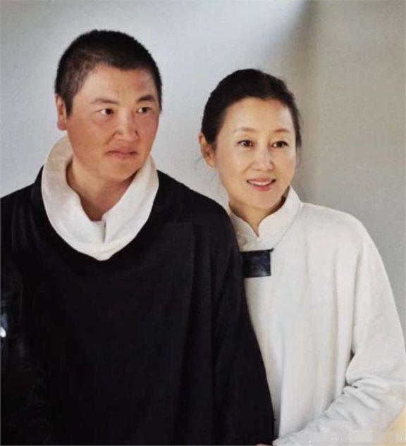 她，主持出身，一婚嫁老师，二婚嫁富二代，三婚嫁歌手，如今怎样