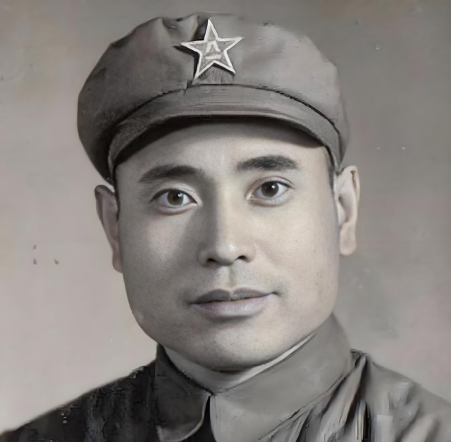 他带八个团加入八路军，1955年仅授大校，去世后百位将军为他送行