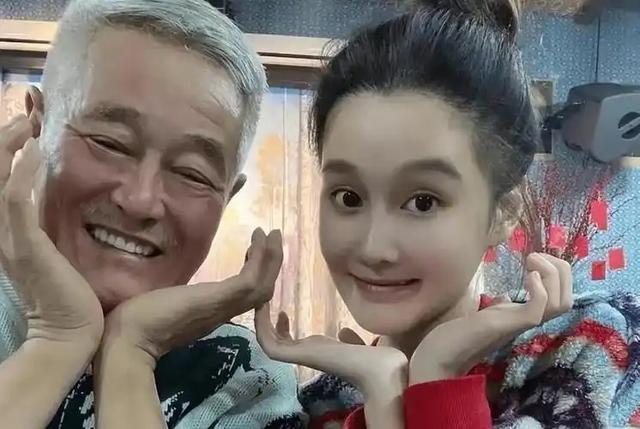 成龙因病去世、赵本山灵堂	、宋佳知三当三，现在的造谣越来越离谱