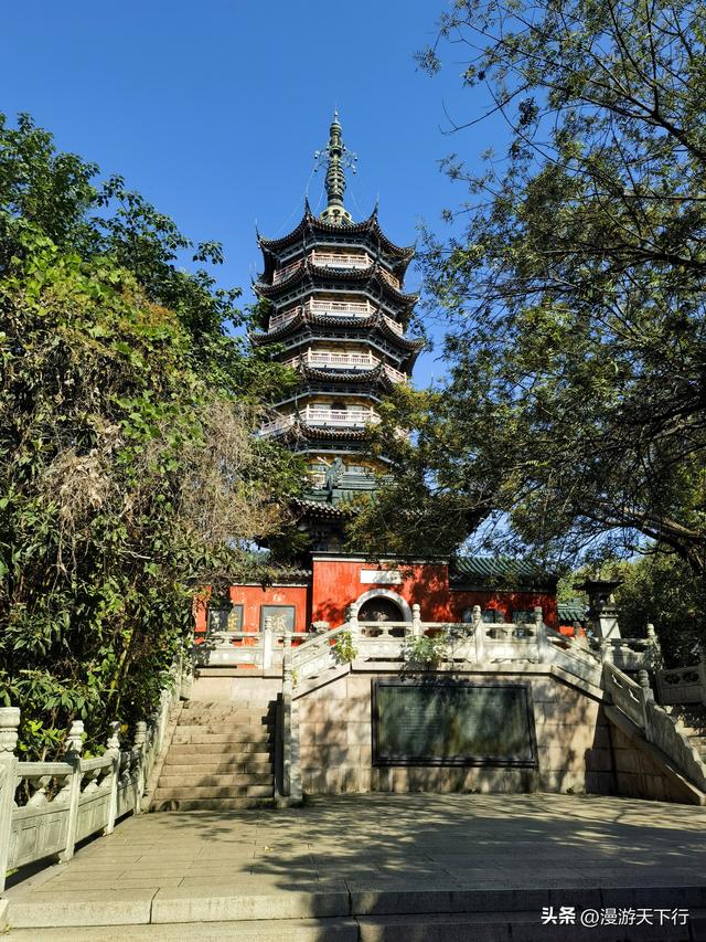 镇江三山一渡中，焦山是我的盘中菜，历史文化底蕴更为深厚