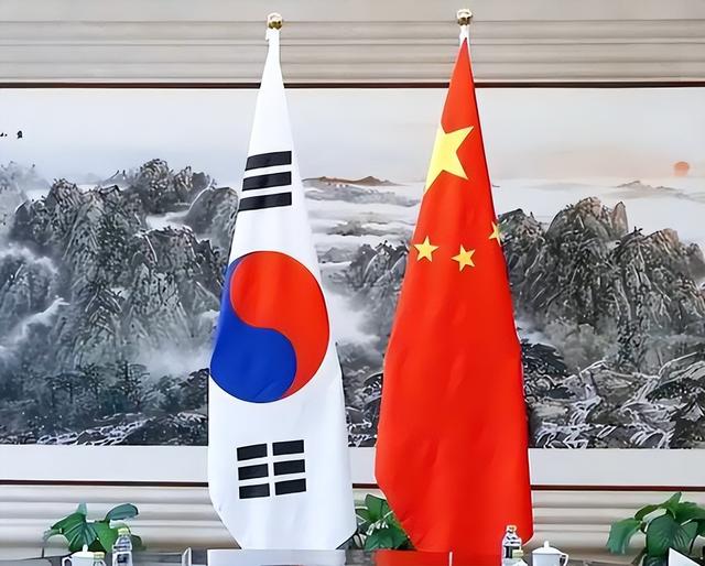 高市安排妥了	，李在明在日本吃晚宴，饭还没下肚，中方先回了14字