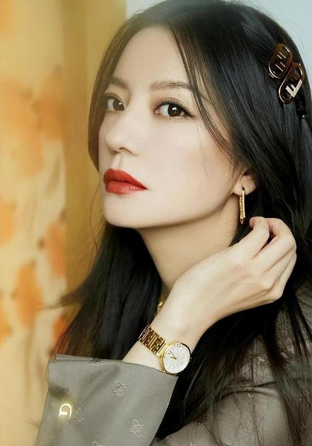 封杀四年，49岁赵薇突传消息，因胃癌去世传闻5个月前就真相大白