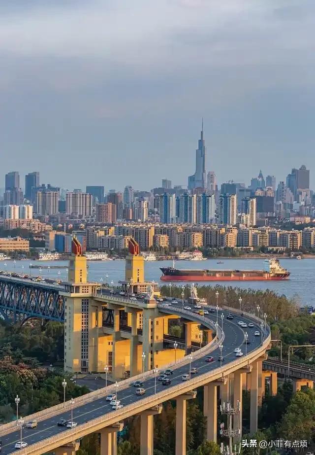 德国和江苏同为8000多万人，德国创造4.66万亿GDP，江苏令人意外