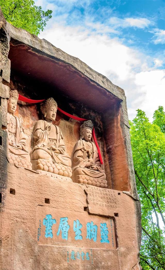 被重庆光芒掩盖，这座小城被一碗“刨猪汤”带火，景点几乎免费看