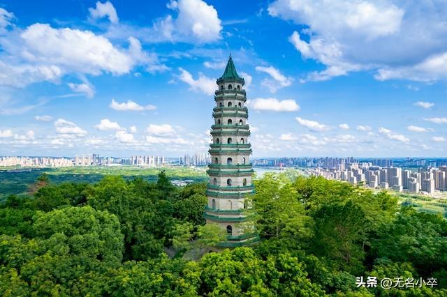 广西南宁和柳州都去过，作为一名游客，两者一对比，我更喜欢柳州