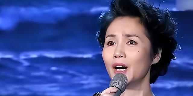 64岁徐俐晒北京小院	，和二婚丈夫住农村平房，院子大得能跑步