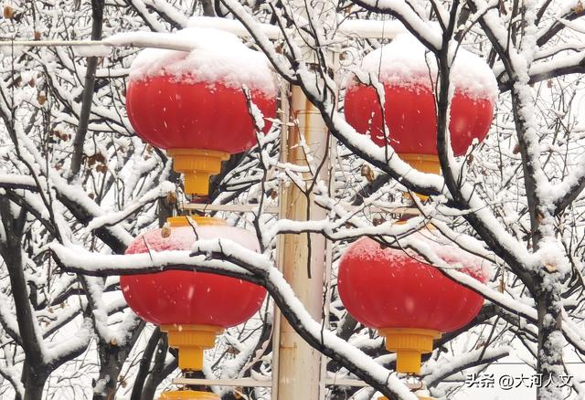 雪落中站，解锁冬日五彩新画卷