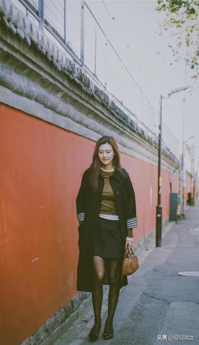 游泳冠军刘湘穿黑丝风情万种!既有赛场英姿飒爽 又有邻家女孩甜美
