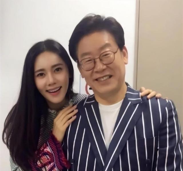 于晓光做梦没想到，韩国总统访华仅3天，46岁秋瓷炫竟意外火出圈