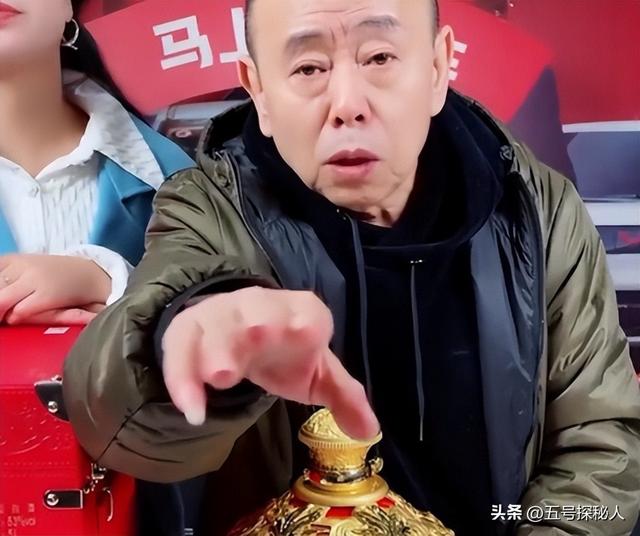 表面德高望重，背地里一肚子坏水，这四位老艺人太让人意外了