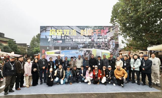 从18万到280万！成都这座小镇凭啥逆袭成“顶流”？