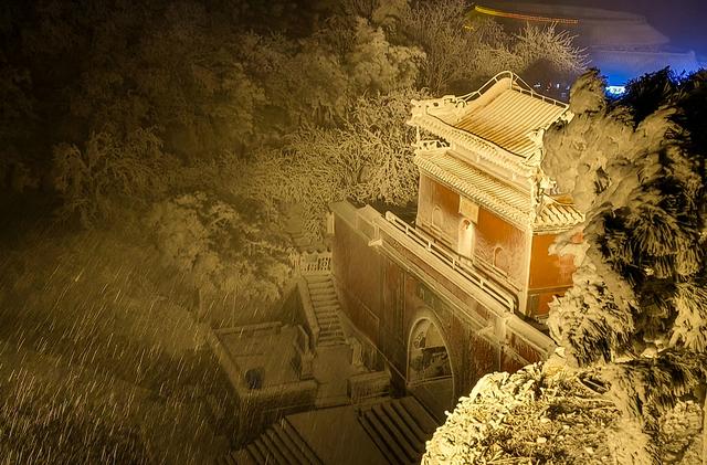 冰雕玉琢 云上仙宫