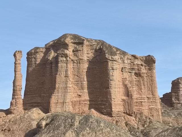 冰沟丹霞是丹霞地貌命名地 以景观独特闻名 与七彩丹霞完全不同风格