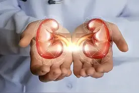 尿黄只是缺水？大错特错！这几个原因惊到你，快来看！图片