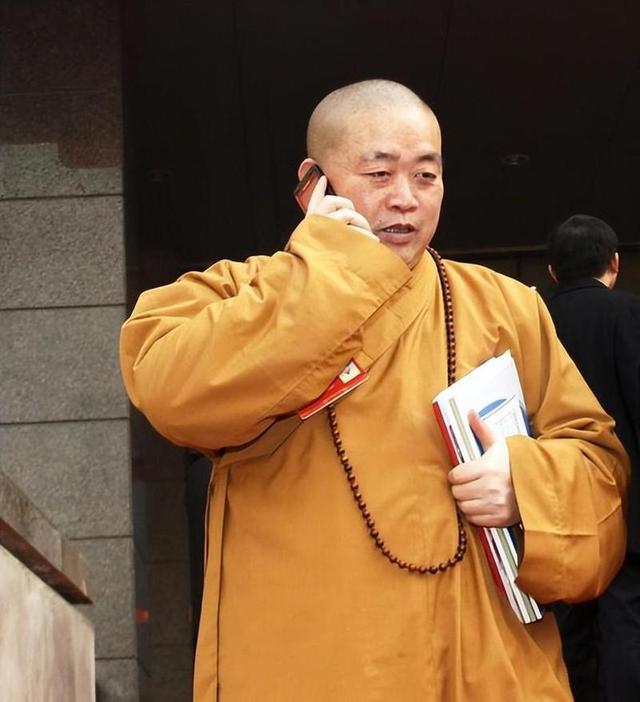 拔萝卜带泥!释永信倒台后，最惨的不是女明星，而是捐了46亿的他