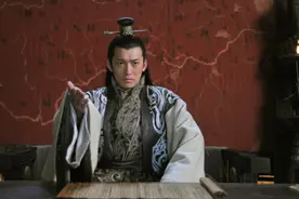 孙权和孙策是亲兄弟，为何孙策那么能打，孙权却被称作鼠辈？图片