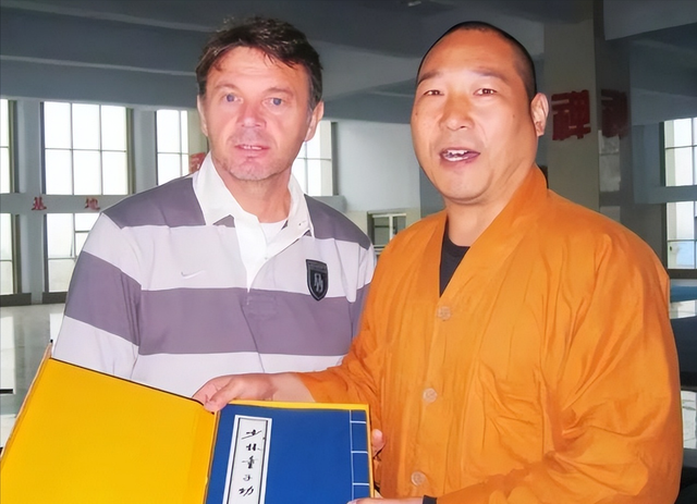 拔出萝卜带出泥！释永信下马，举报人被扒惊天丑闻，难怪会被开除