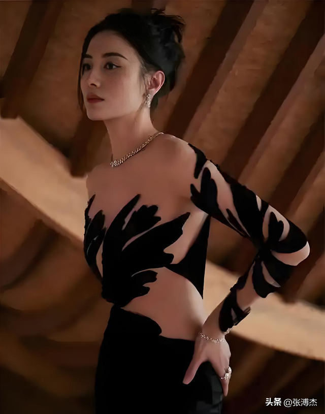 她被骂“陪睡上位”，后被封为“性感欲女”，得奖后当众怒怼海清