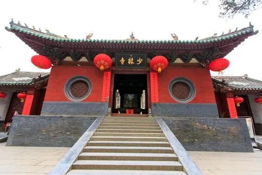 少林寺怎么就从我们心中的“圣地”，变成了没人敢去的“破庙”？