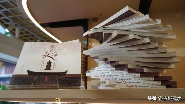 把建水“装”进口袋！这届年轻人爱上带走的古城记忆