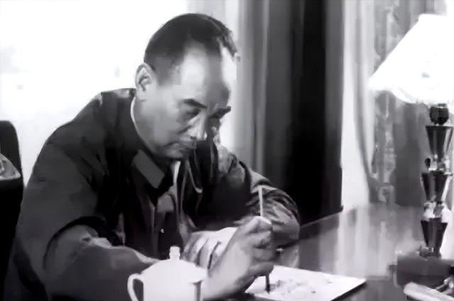 1985年百万大裁军，元帅上将大有人在，为何中央却选了个少将主持