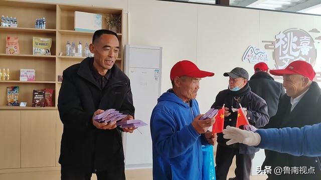 颐源医养组织老人游杜庄桃花源 龟山景区 解锁冬日康养新体验