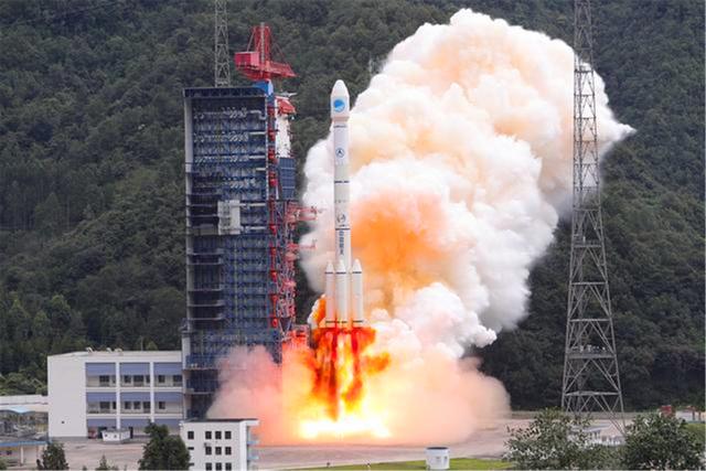 性能高出1000倍！中国北斗被某国电磁干扰，他成功破解助北斗建成