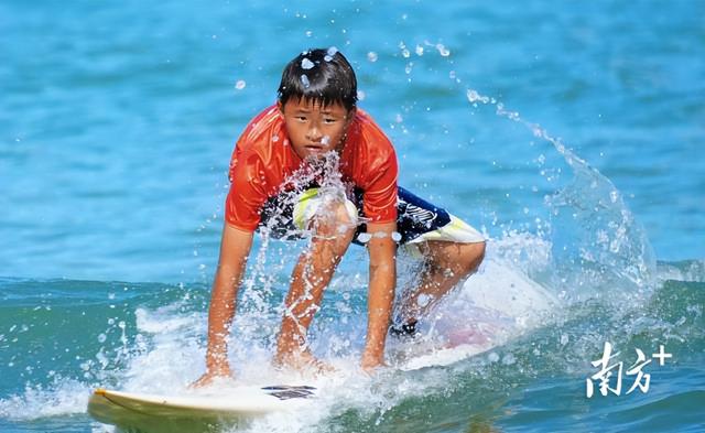 南方观察 | “冲浪”赛何以燃动这座城？“乘风破浪”原来刻入DNA