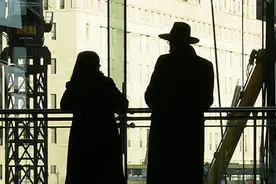 境外间谍渗透手段多恶毒？资助孤儿上学考公，再利用他们窃取机密图片