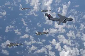 歼-20与运-20飞行员空空对话！图片