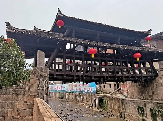小布丁·早安丨地名里的重庆:三河淌过包鸾镇,竹席载着岁月长