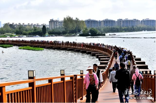 东风坝开合浮桥打个卡