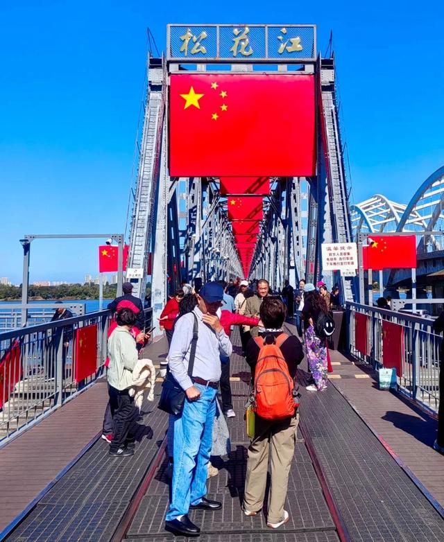 小城“十一”也逆袭，24亿人次涌动！中国城市旅游格局正在洗牌