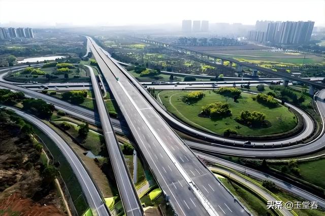 从追赶到引领标准，高铁无人机与5G，为什么只有中国能当世界工厂