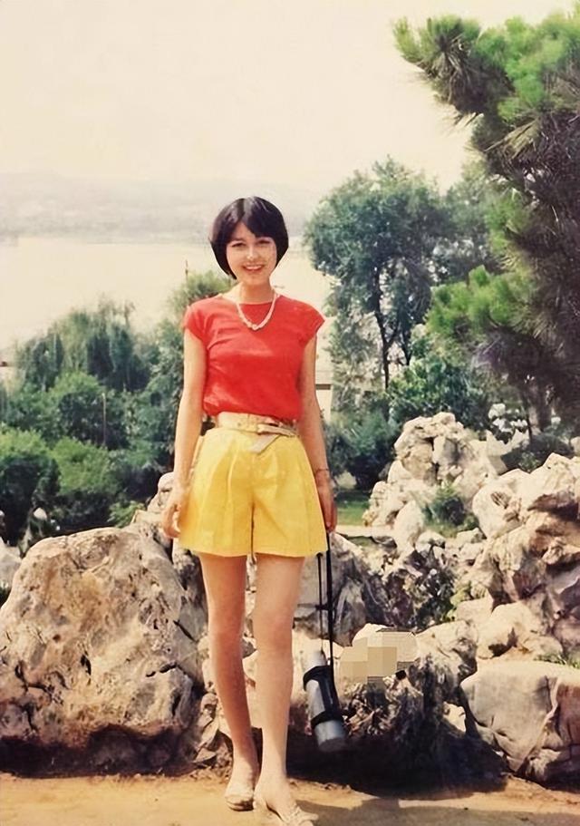 湖南一女子因长得太漂亮，55岁没上过一天班，颜值曝光后网友懵了