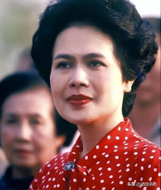 基因强大！泰国王室“香肠嘴”遗传3代，靠娶漂亮王妃也改变不了