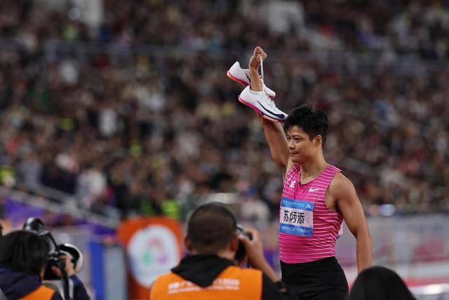 泪奔！全运会正式闭幕，7大名将集体退役，21岁的她最遗憾！