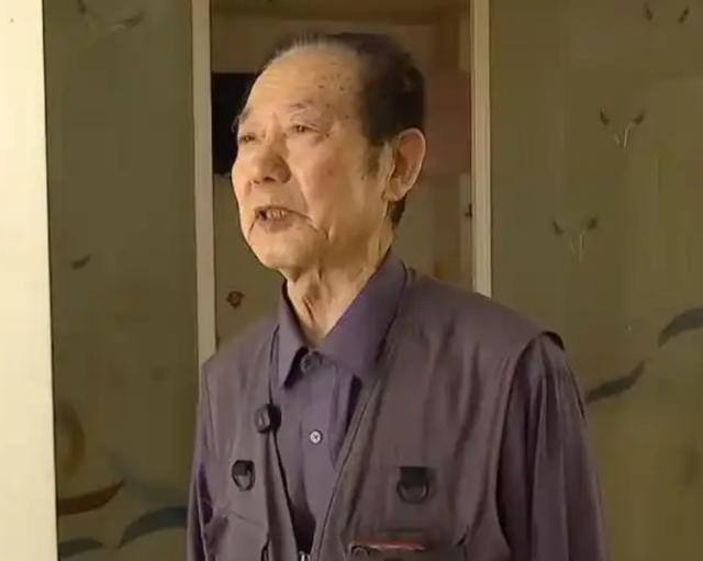 85岁大妈相亲84岁大爷，大妈：我工资要帮儿子孙子，大爷：不介意